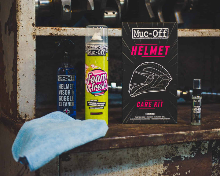 MUC-OFF Helmet Cleaner Kit